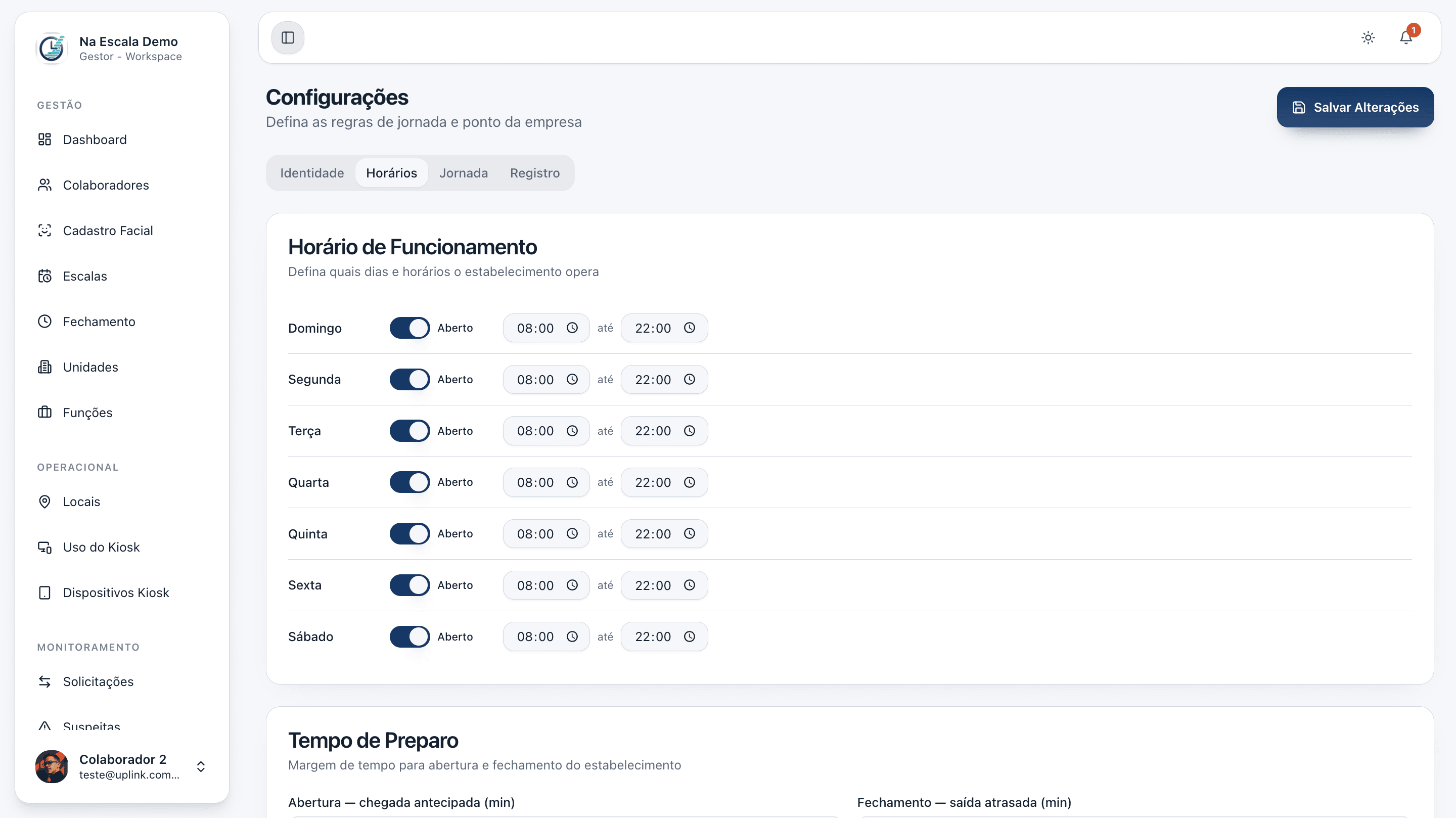 Tela de colaboradores da plataforma na escala com cadastro, contratos e métodos de autenticação